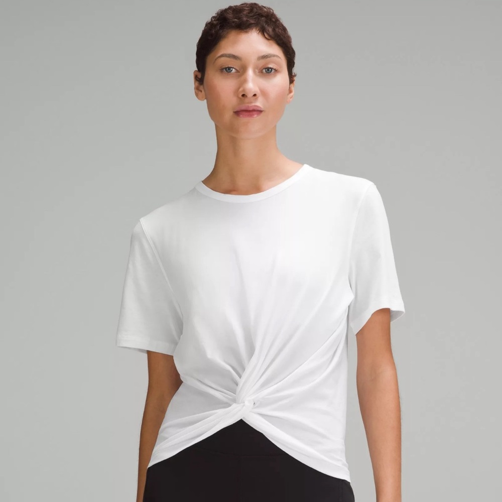 🍋 Lululemon Crescent Tee 4 White